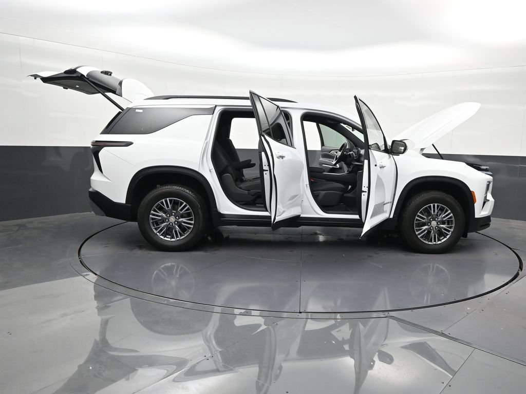Used 2026 Chevrolet Traverse LT FWD image 33