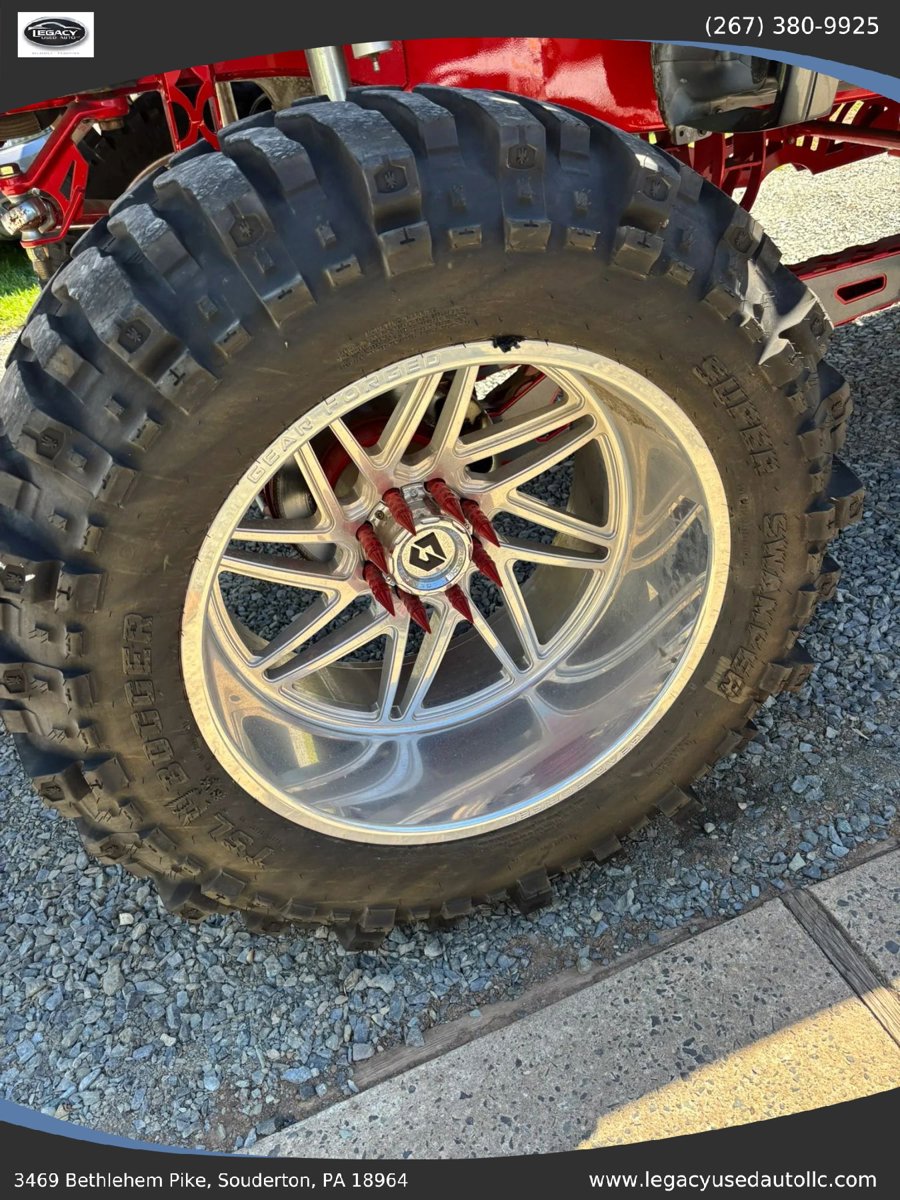 Used 2017 Nissan Titan SV AWD/4WD image 23