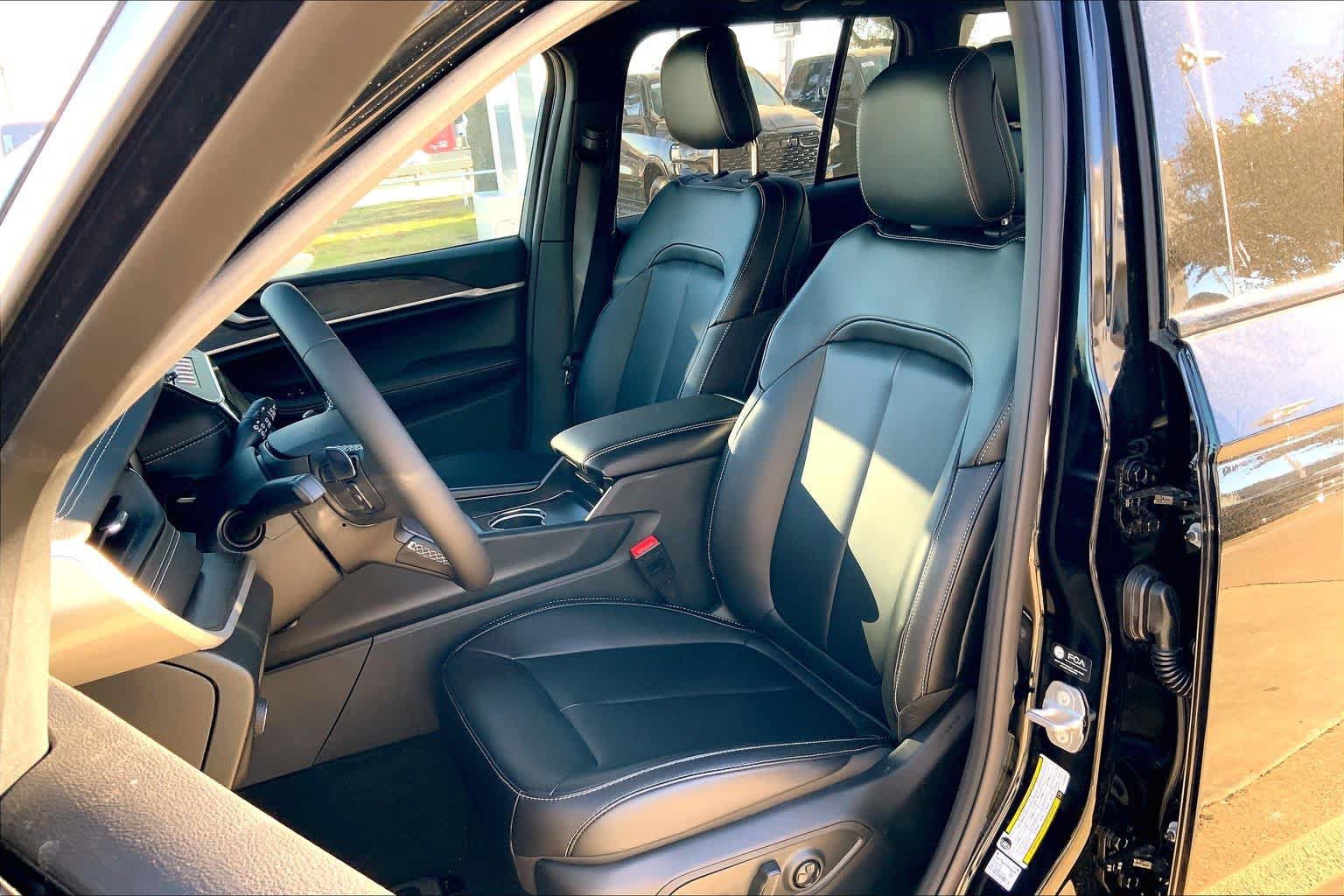New 2026 Jeep Grand Cherokee Limited AWD/4WD image 9