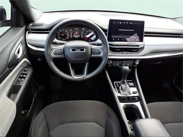 Used 2023 Jeep Compass Sport image 9