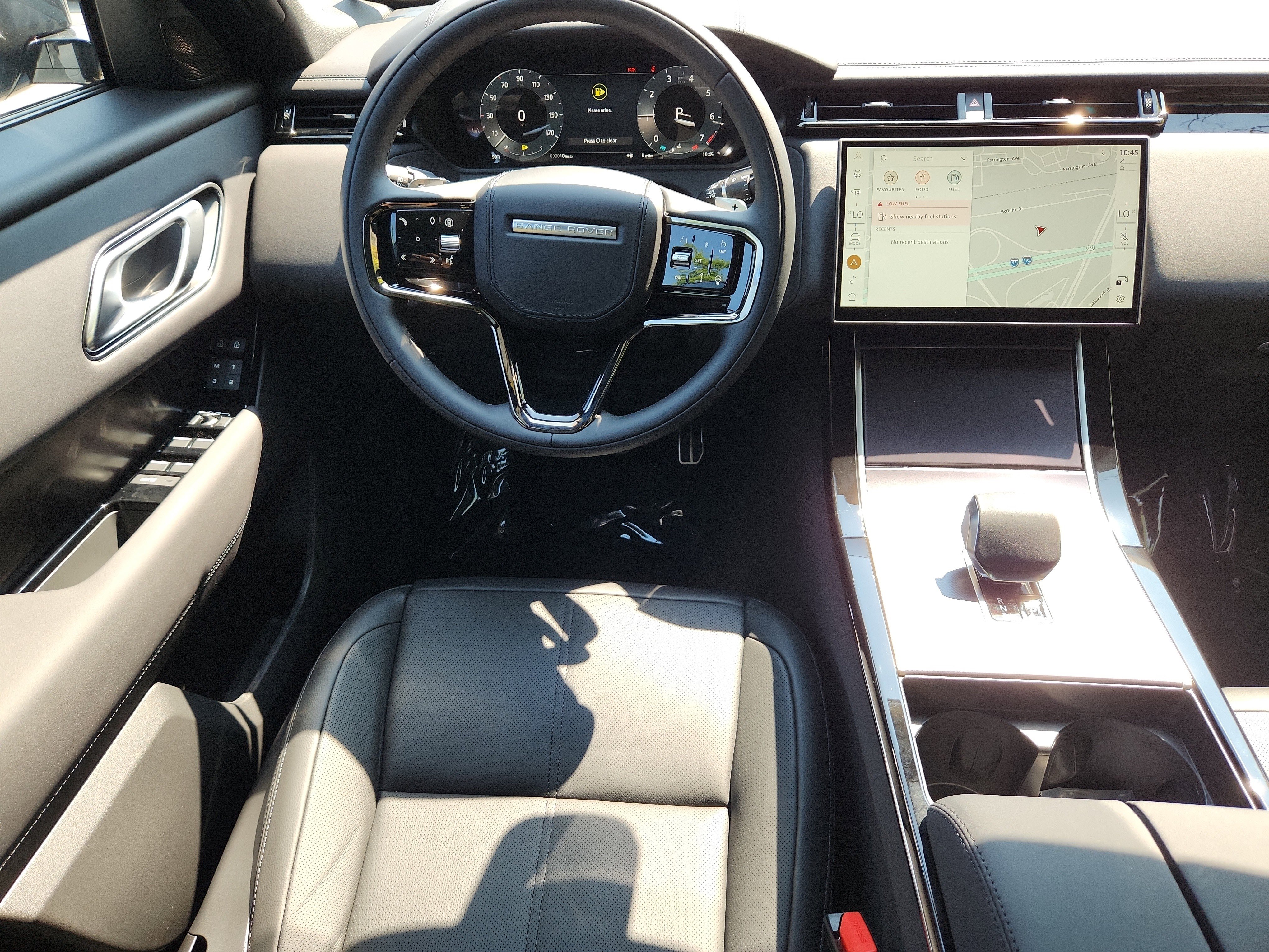 New 2026 Land Rover Range Rover Velar Dynamic SE image 4