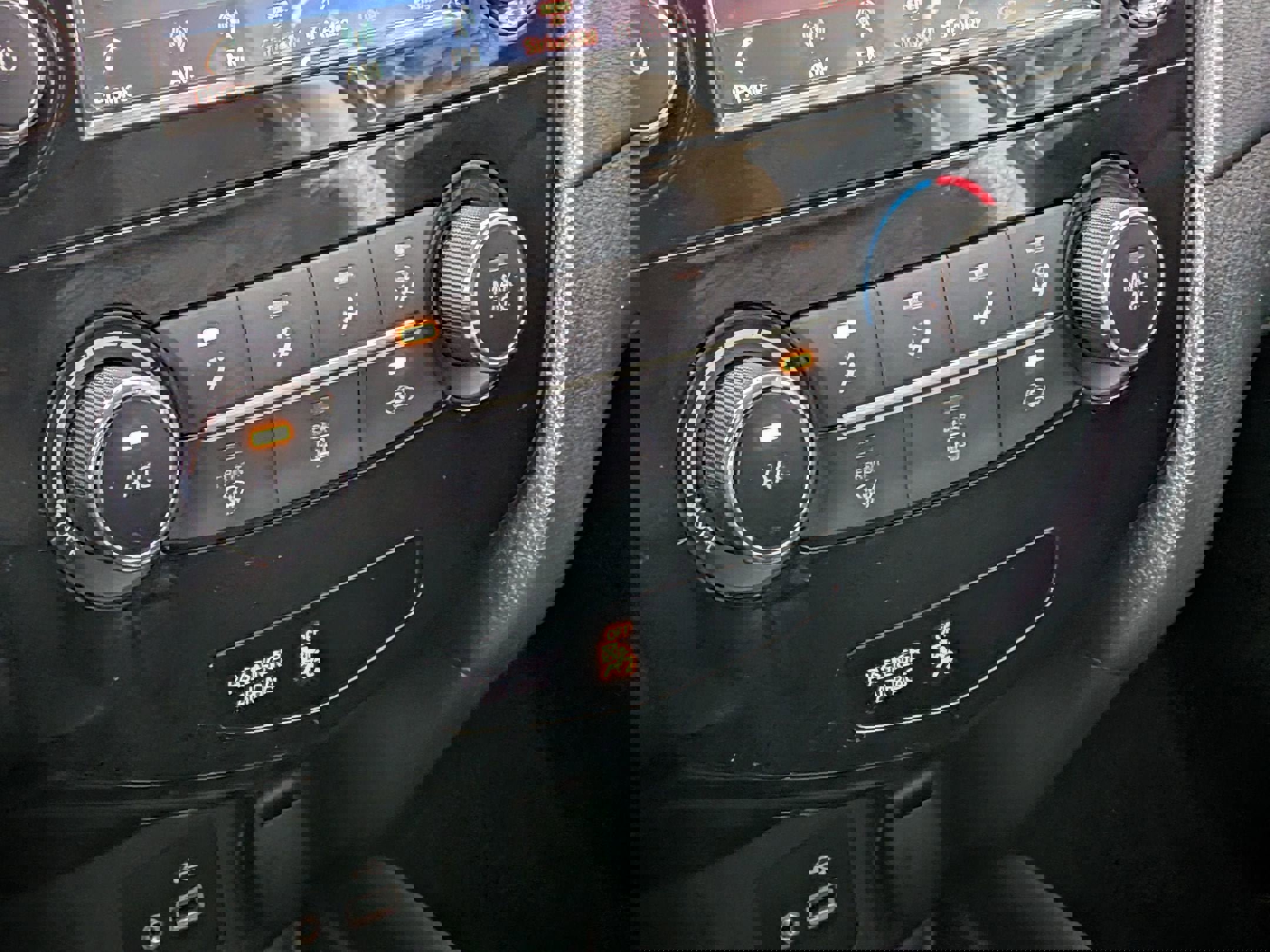 Used 2018 Nissan Rogue S image 22