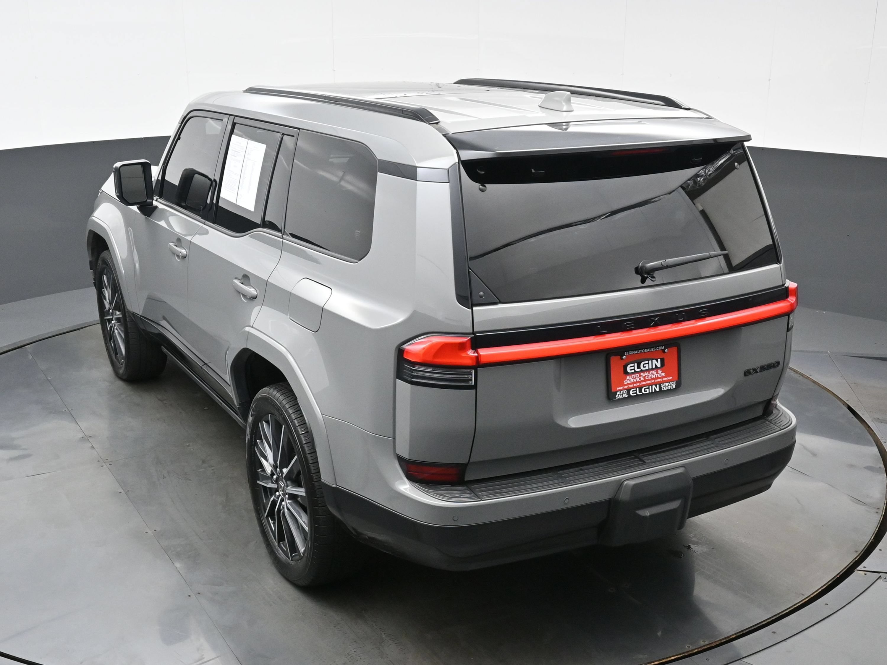 Used 2025 Lexus GX 550 w/ Accessory Package (2T) AWD/4WD image 37
