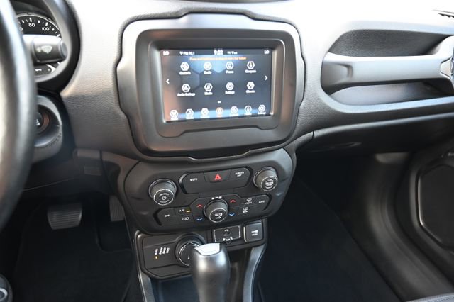 Used 2019 Jeep Renegade Limited w/ LED Lighting Group AWD/4WD image 14
