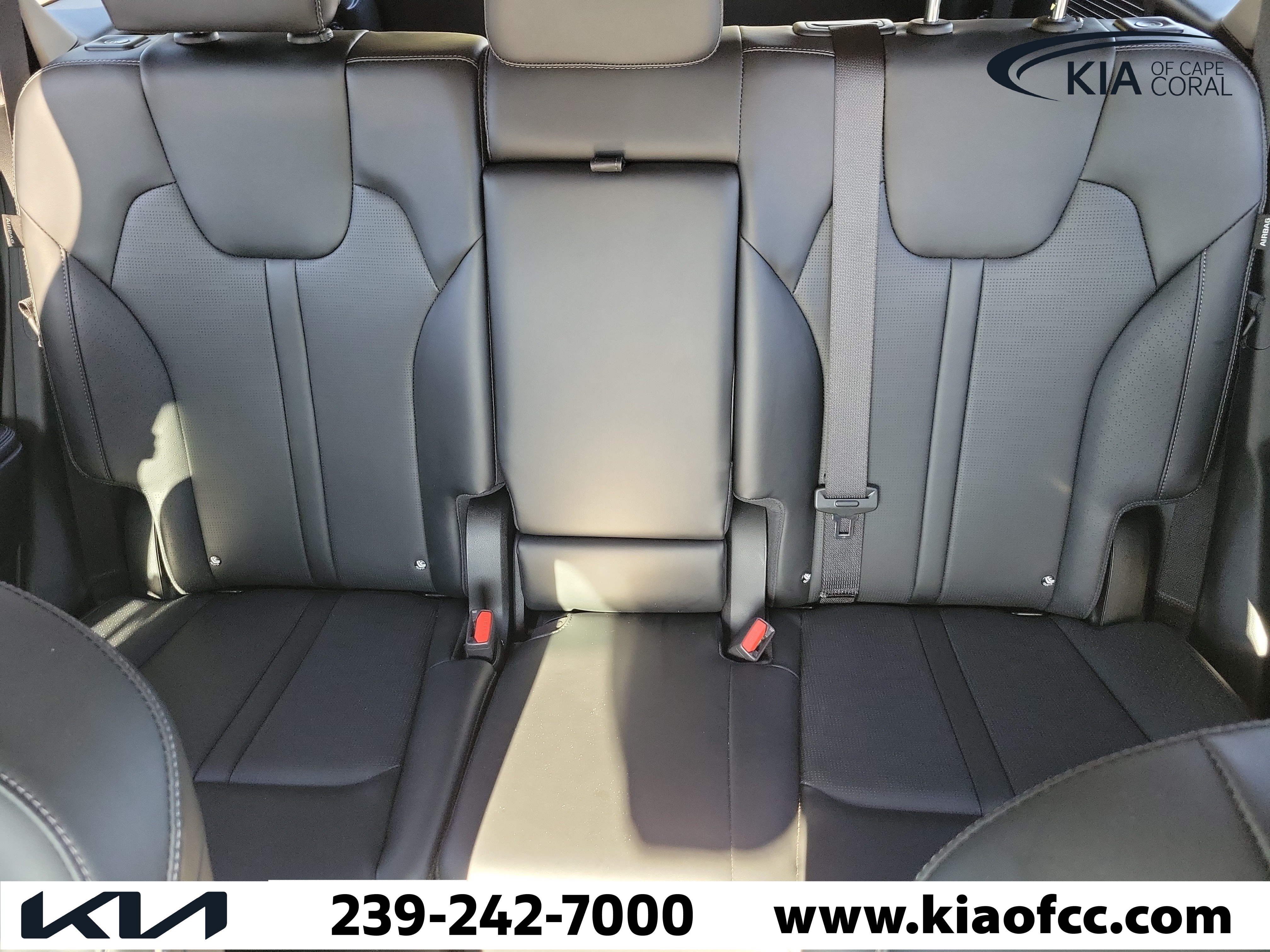 Certified 2025 Kia Sorento S w/ Panoramic Sunroof Package FWD image 29