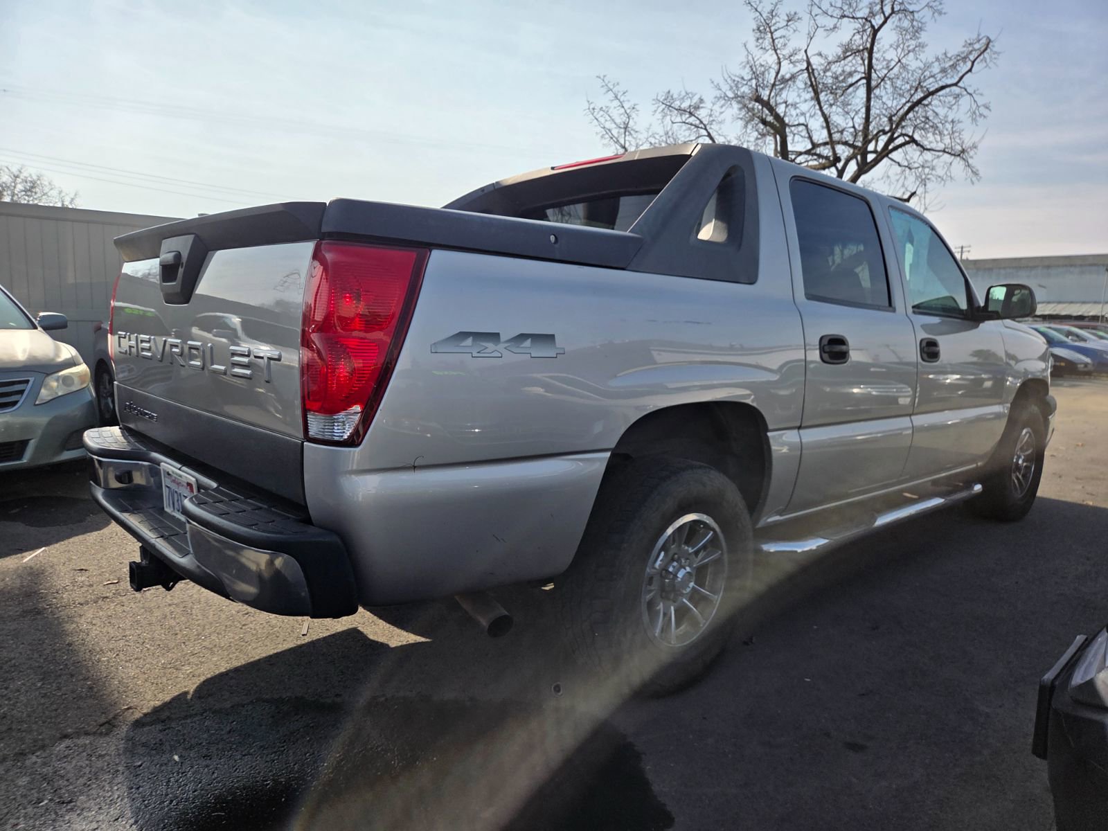 Used 2005 Chevrolet Avalanche LS w/ Onstar Plus Package image 4