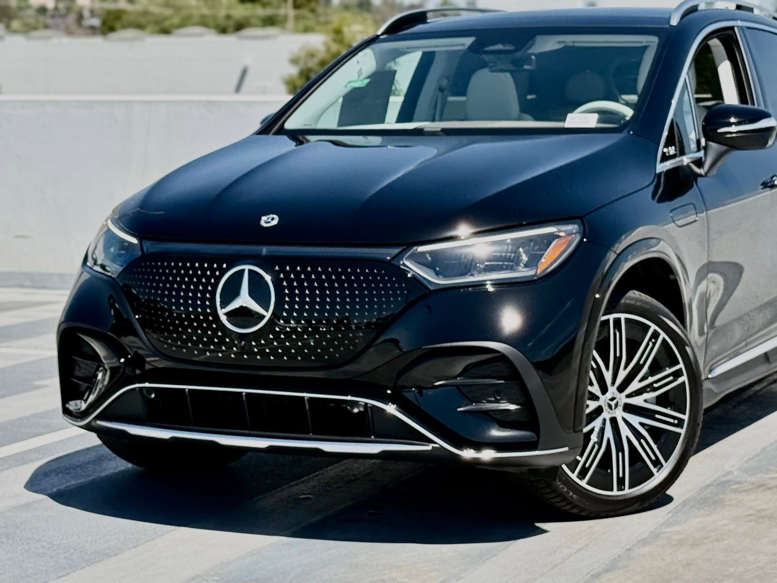 New 2026 Mercedes-Benz EQE 320 4MATIC SUV image 3