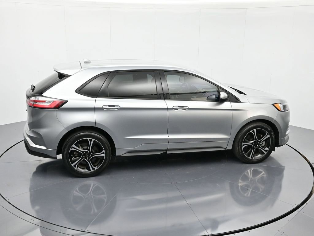 Used 2020 Ford Edge ST image 33