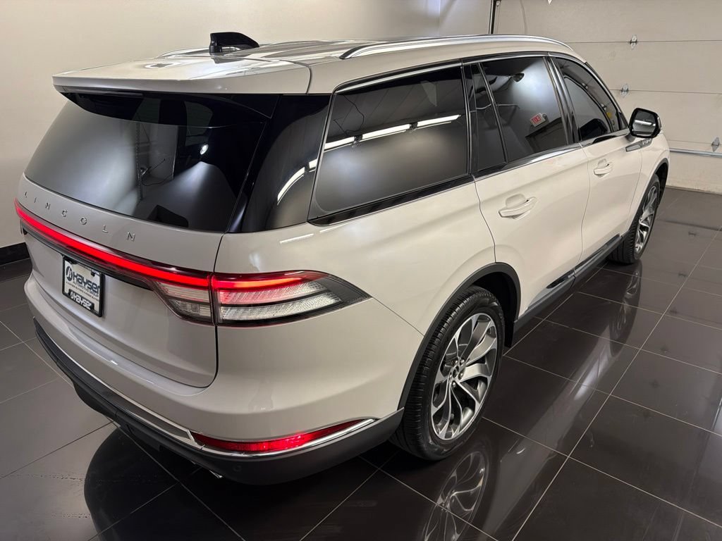 Certified 2025 Lincoln Aviator Reserve w/ Illumination Package AWD/4WD image 6