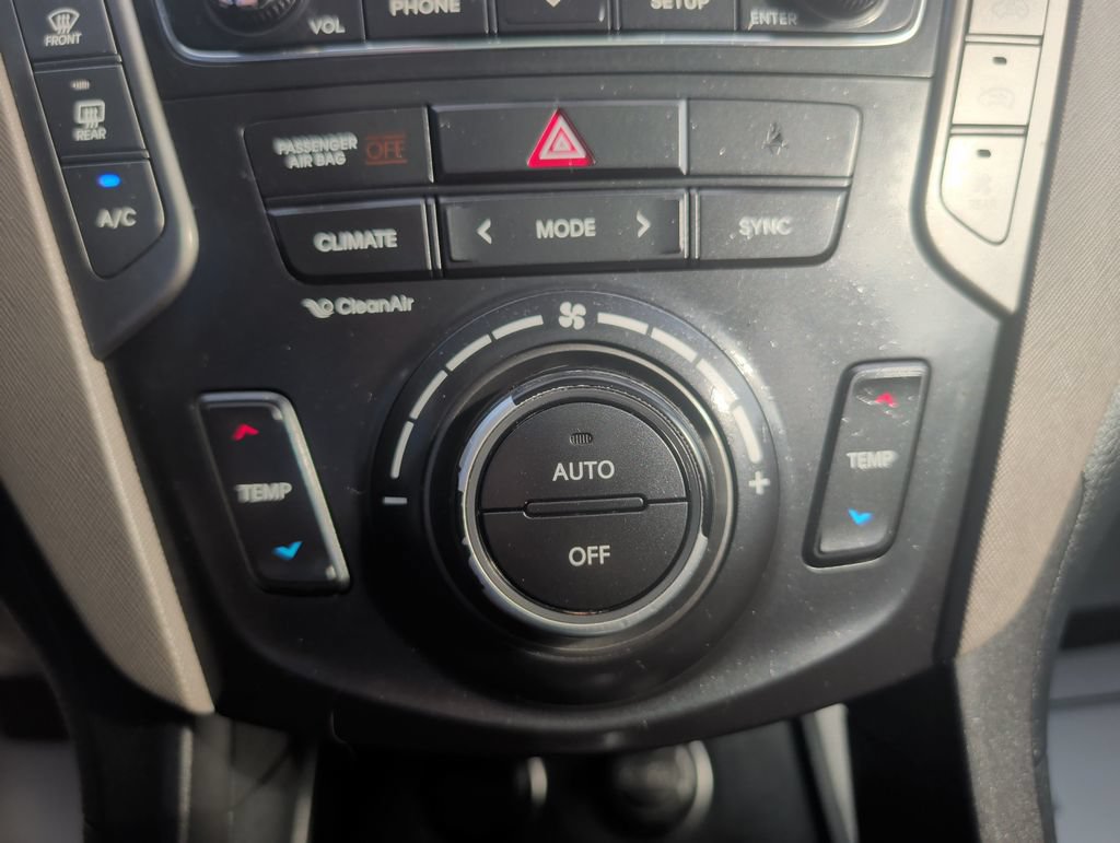 Used 2018 Hyundai Santa Fe AWD image 15