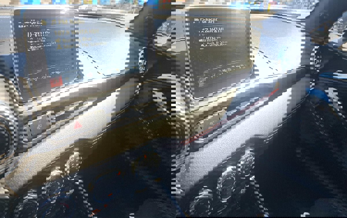 Used 2017 FIAT 124 Spider Abarth RWD image 10