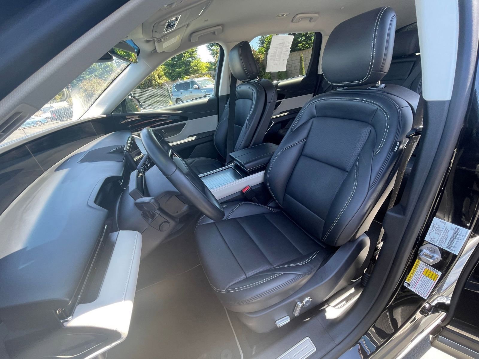 Used 2024 Lincoln Nautilus Premier image 61