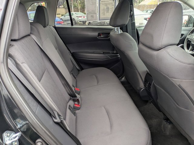 Used 2025 Toyota Corolla Cross LE image 7