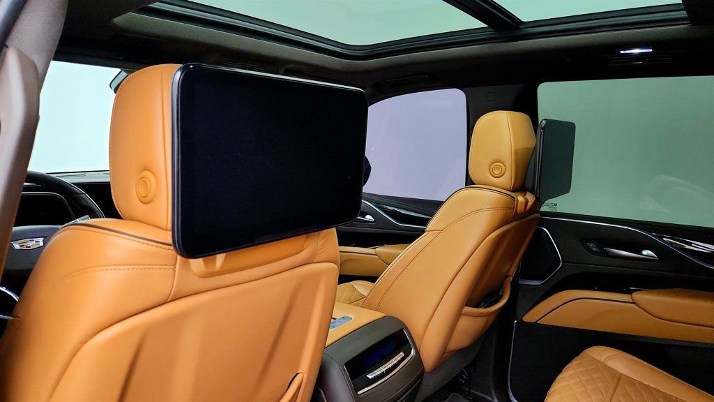 Used 2021 Cadillac Escalade Sport w/ Driver Assist Tech Package image 24