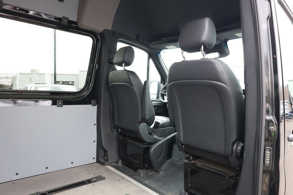 Used 2023 Mercedes-Benz Sprinter 2500 w/ Acoustic Package image 28