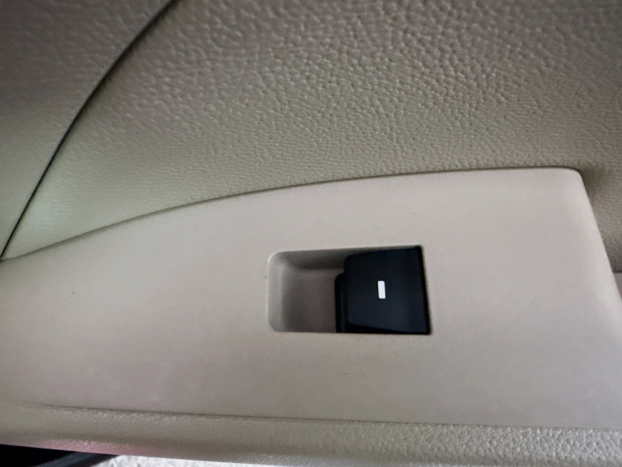 Used 2017 Hyundai Elantra Limited image 31