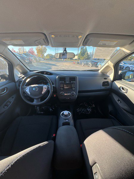 Used 2015 Nissan Leaf S w/ Charge Package image 9