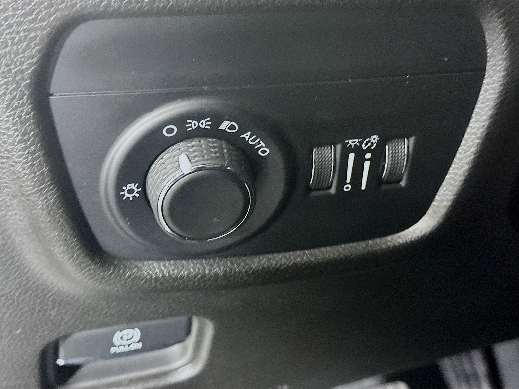 Used 2023 Jeep Grand Cherokee Altitude AWD/4WD image 17