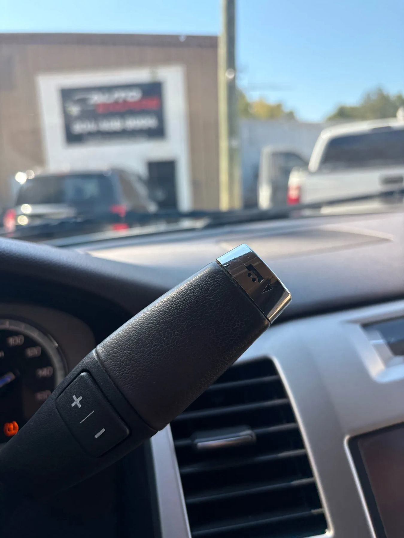 Used 2013 Cadillac Escalade ESV Premium image 21