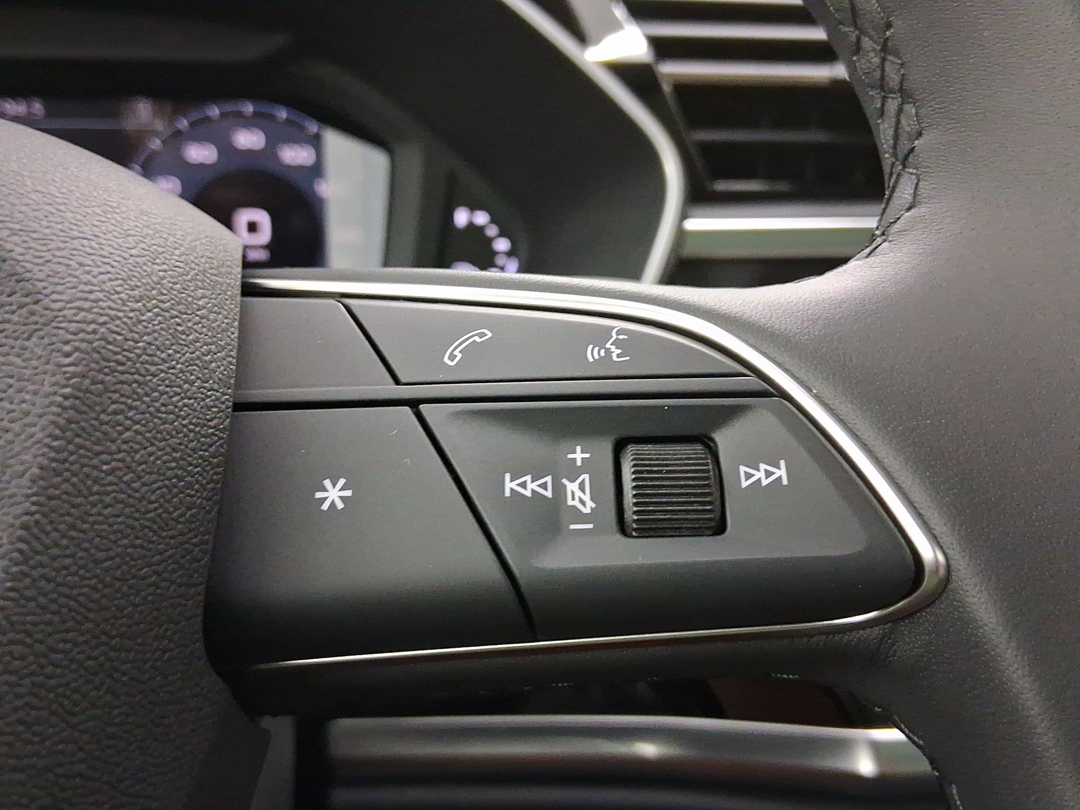 Used 2025 Audi Q3 2.0T Premium w/ Convenience Package image 21