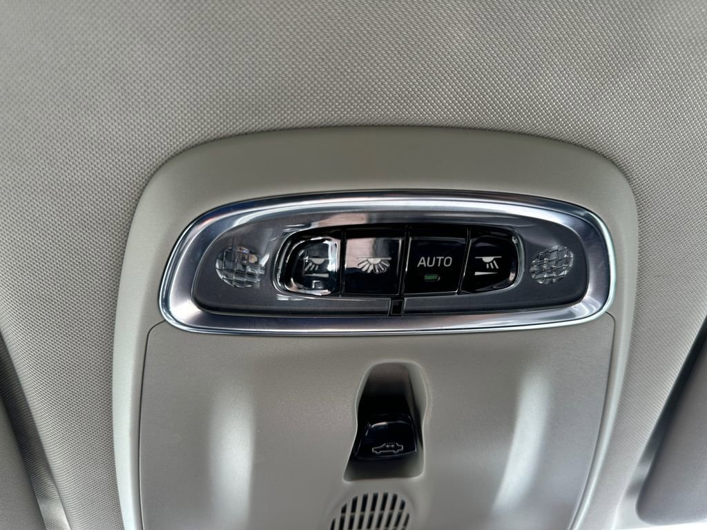 Used 2021 Volvo XC60 T5 Momentum image 18