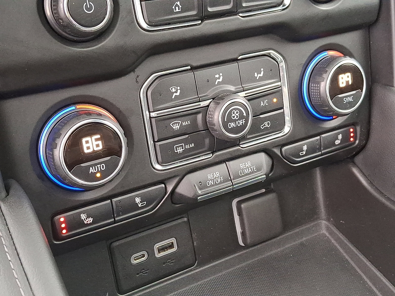 Used 2021 Chevrolet Tahoe LT w/ LT Signature Package image 16