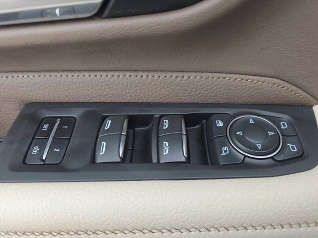 Used 2021 GMC Yukon Denali w/ Denali Premium Package image 29