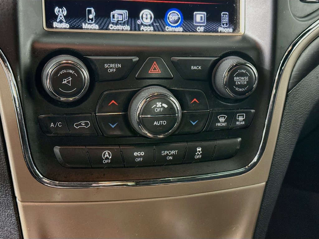 Used 2016 Jeep Grand Cherokee Laredo w/ Quick Order Package 23E AWD/4WD image 15