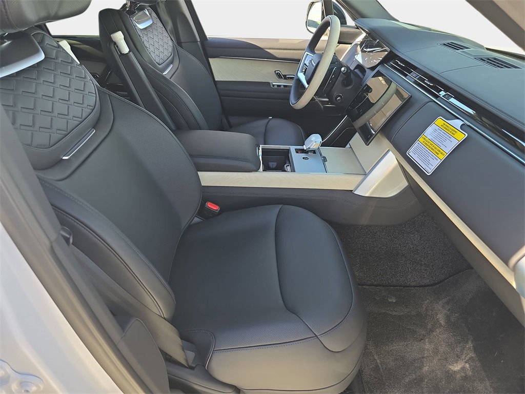 New 2026 Land Rover Range Rover SV image 10