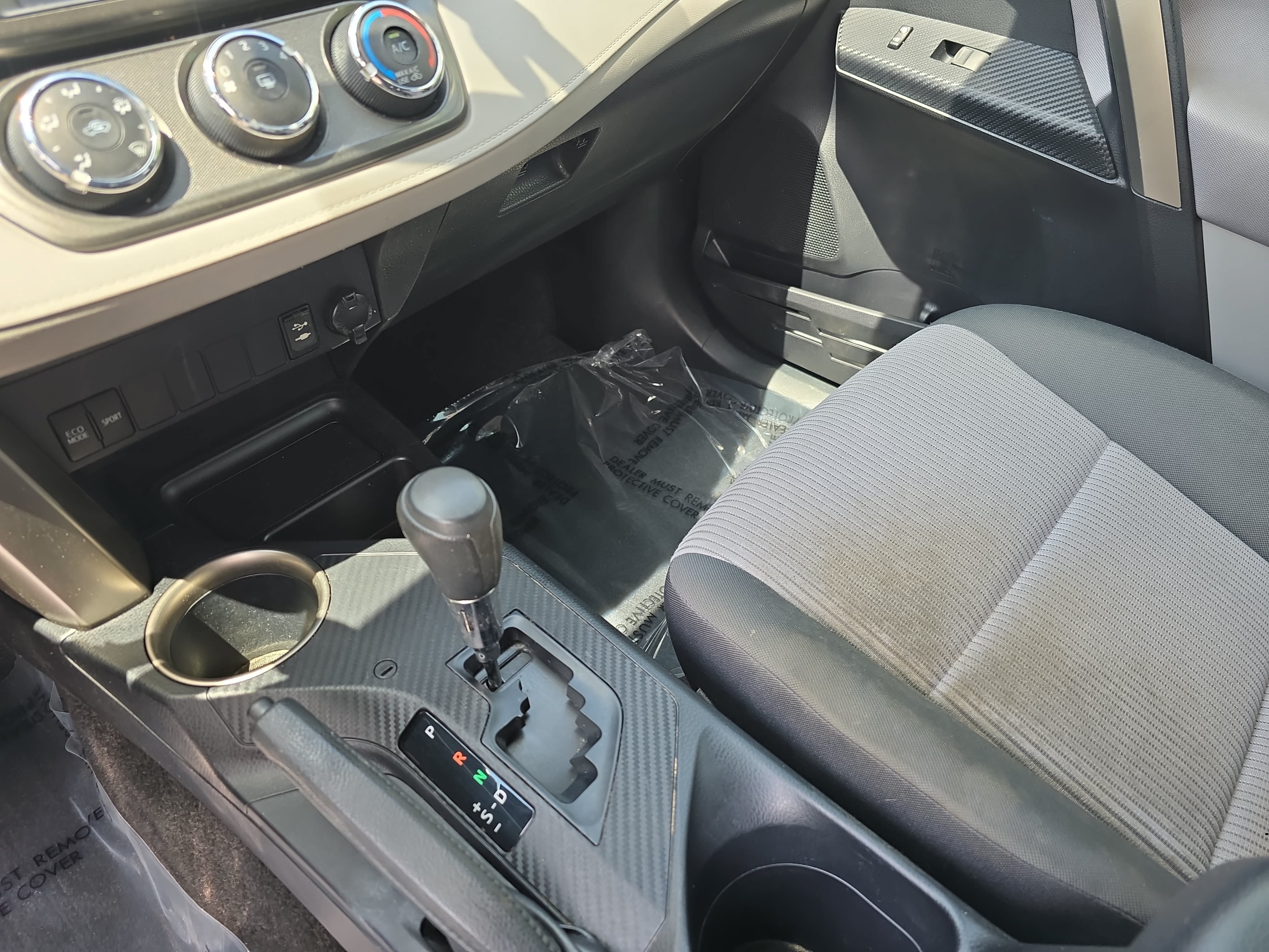 Used 2013 Toyota RAV4 LE FWD image 25