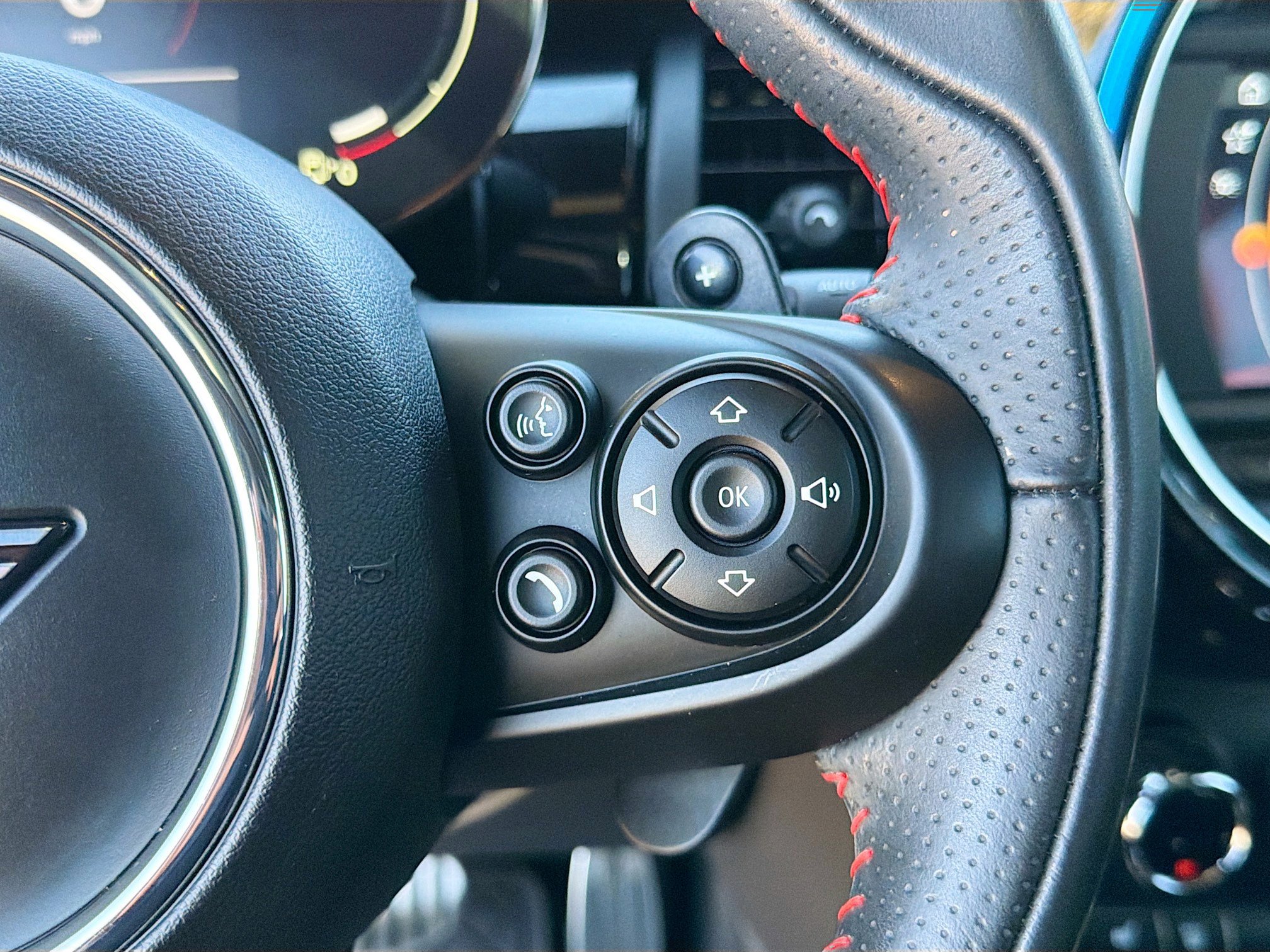 Used 2021 MINI Cooper S w/ 6.5" Touchscreen Package image 31