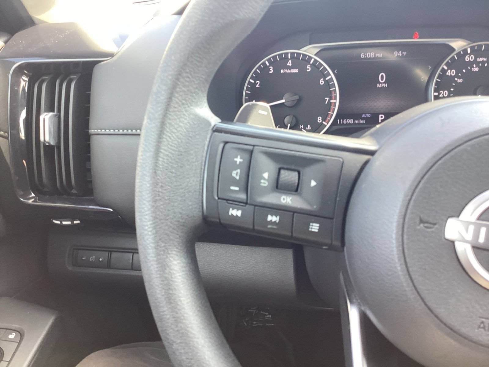 Used 2024 Nissan Pathfinder S AWD/4WD image 11