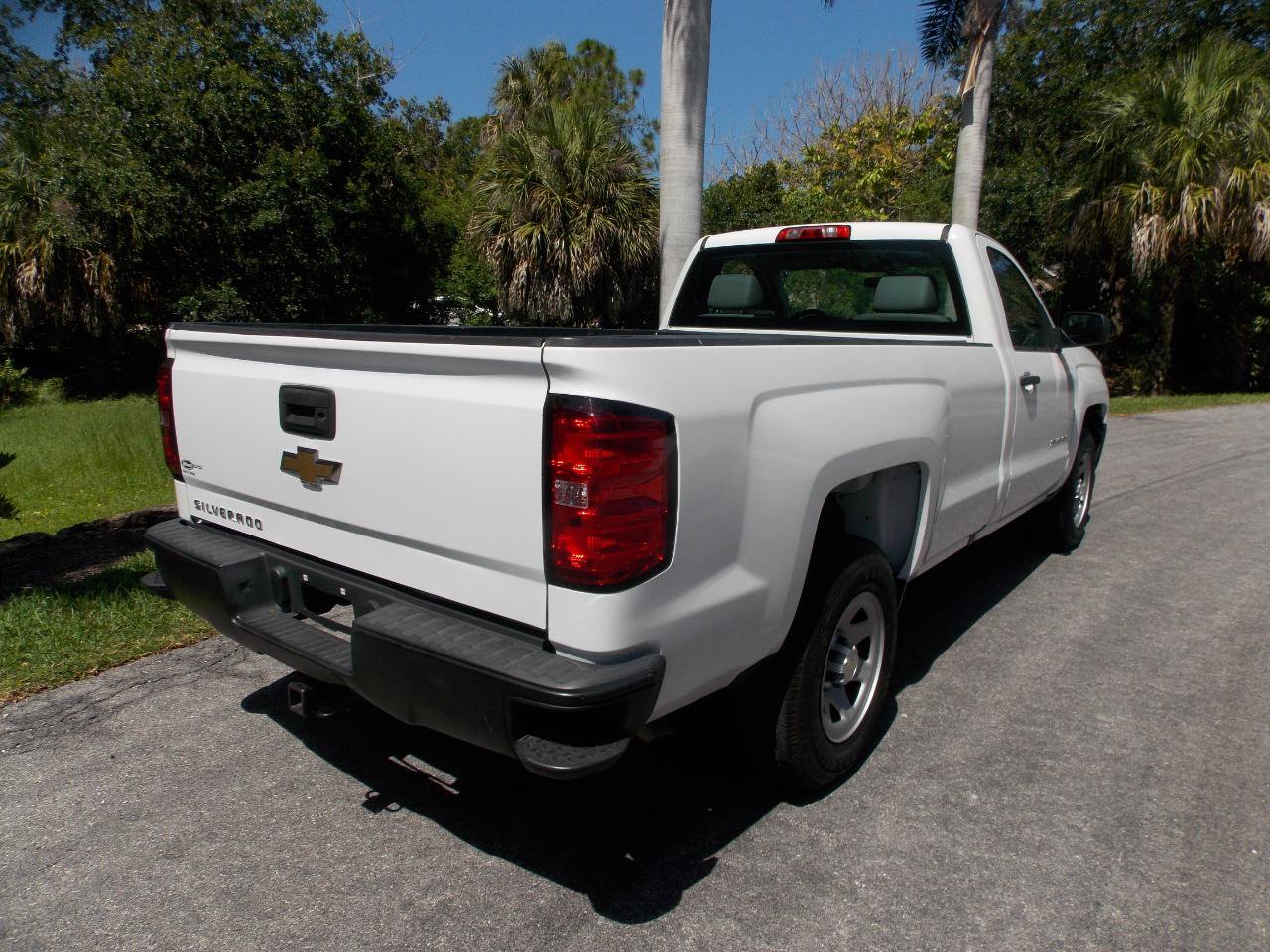 Used 2017 Chevrolet Silverado 1500 W/T RWD image 5