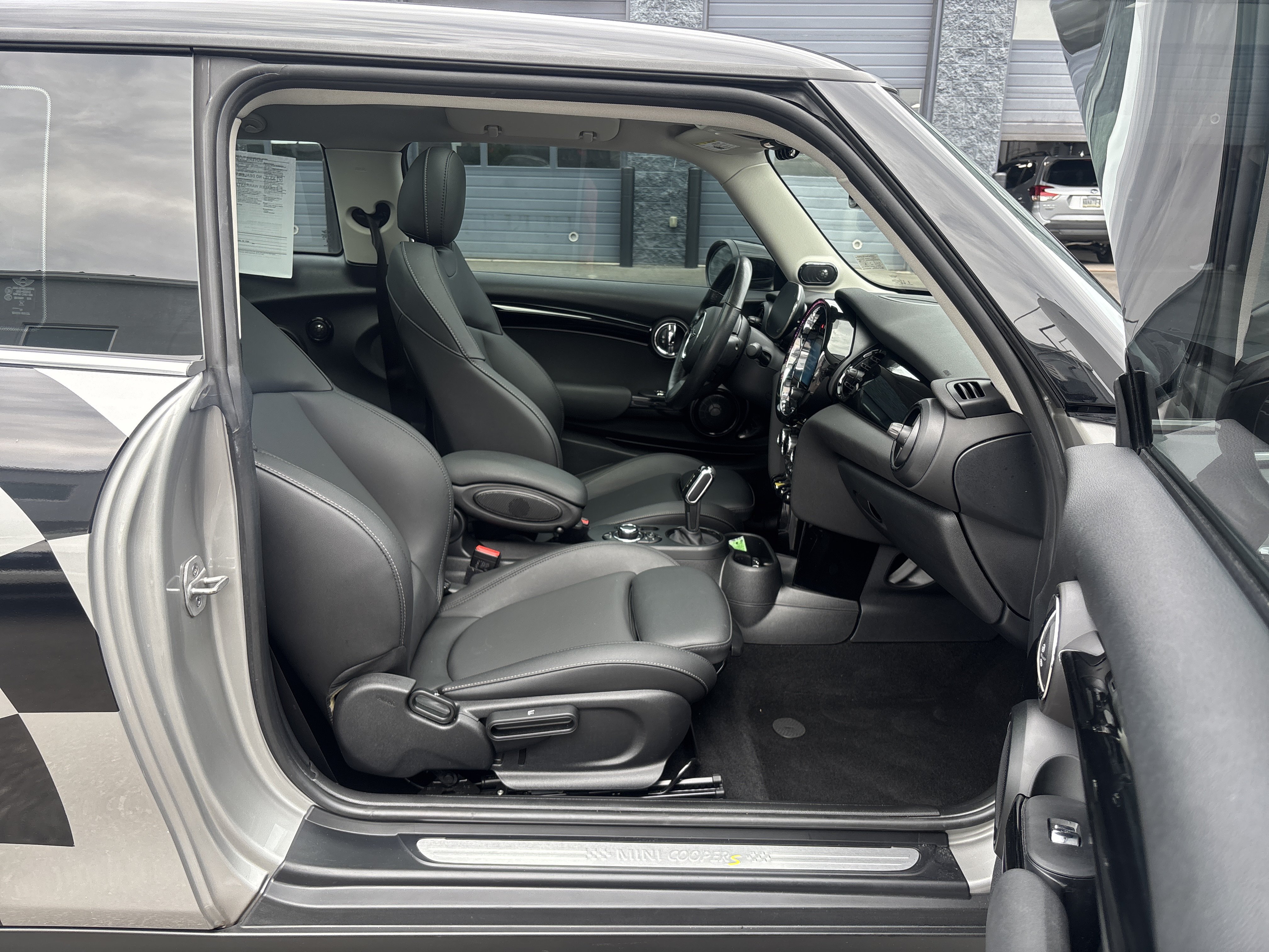 Used 2024 MINI Cooper SE FWD image 37