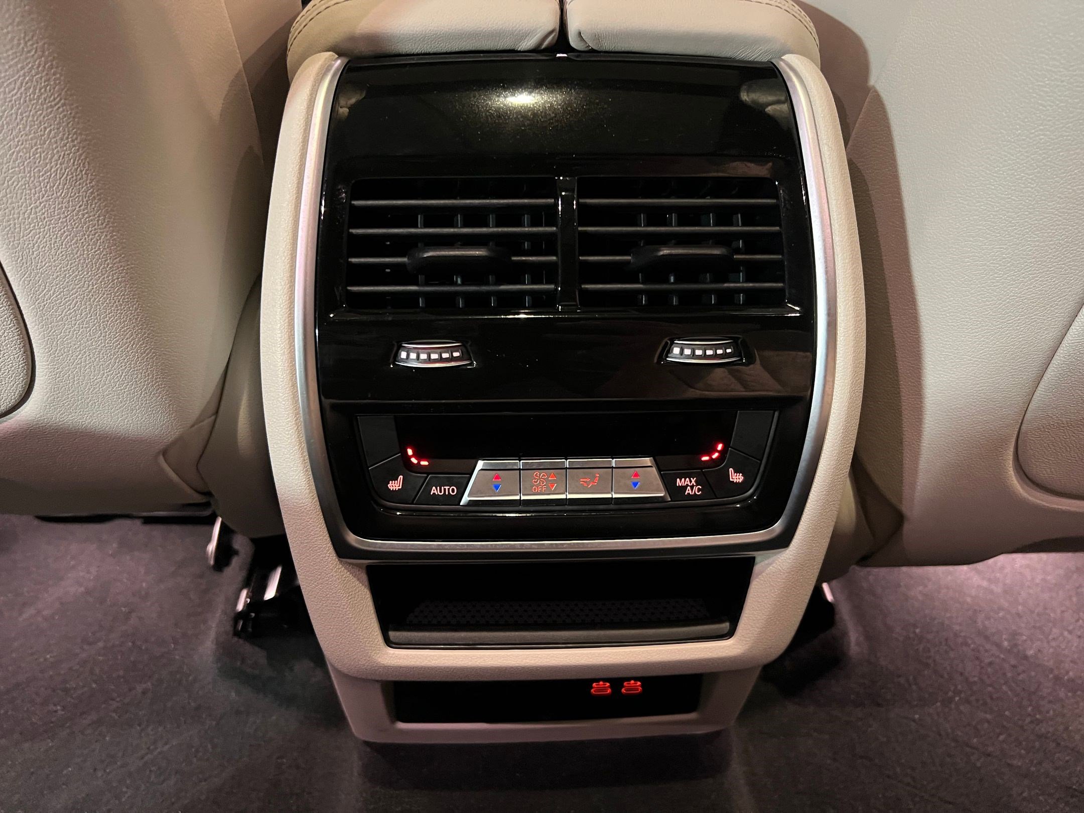 New 2026 BMW ALPINA XB7 image 33