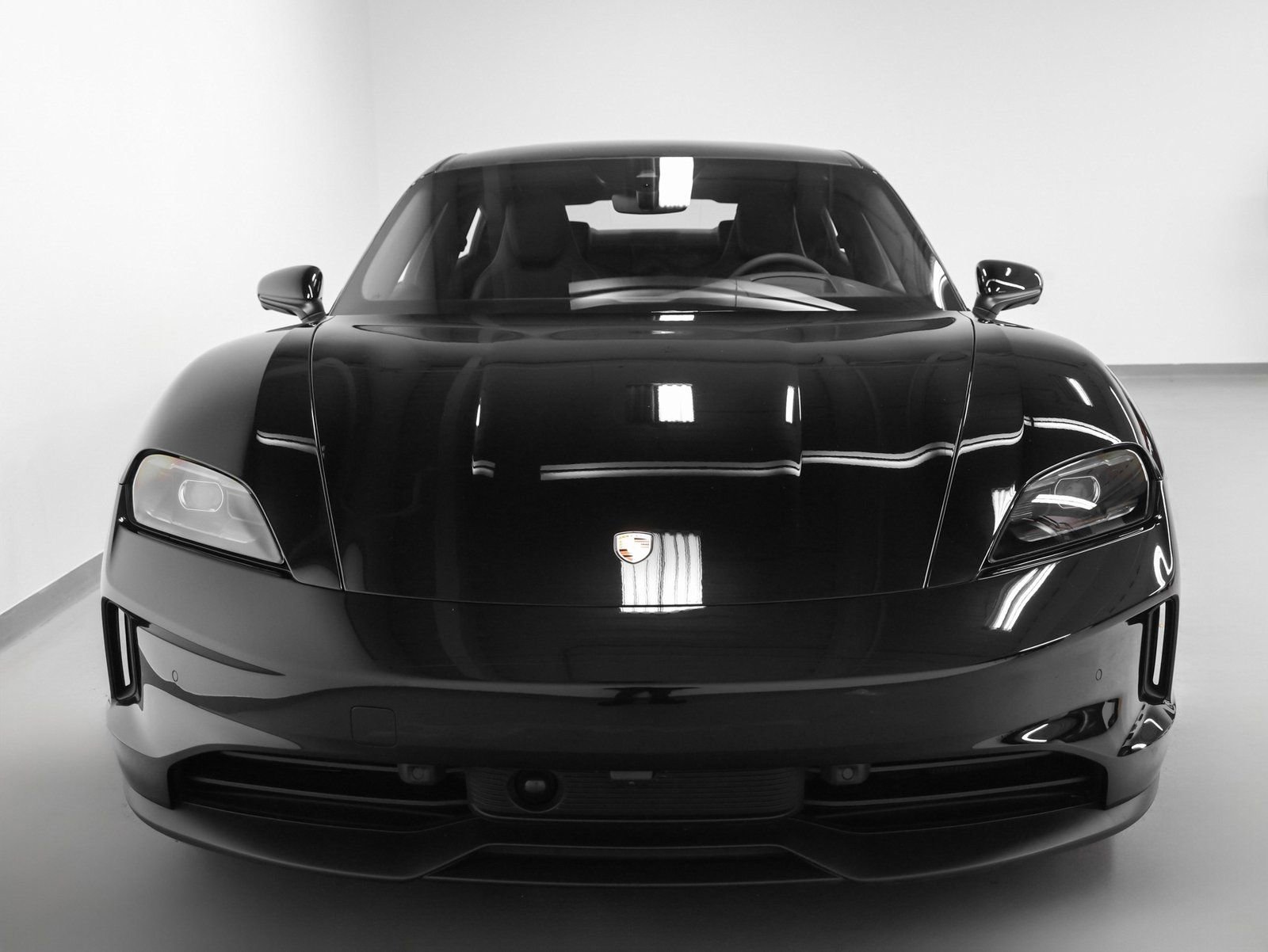 New 2025 Porsche Taycan image 8