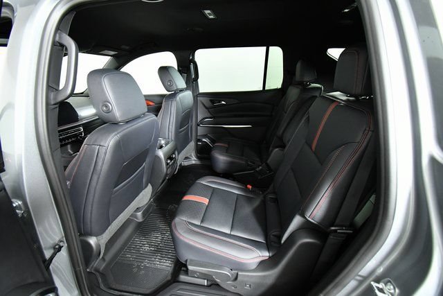 New 2026 Chevrolet Traverse RS w/ LPO, Floor Liner Package AWD/4WD image 25