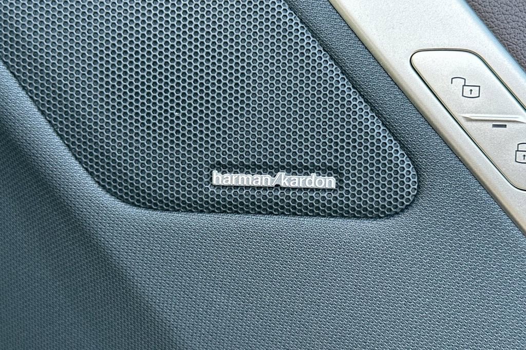 Used 2024 BMW iX xDrive50 w/ Premium Package image 20