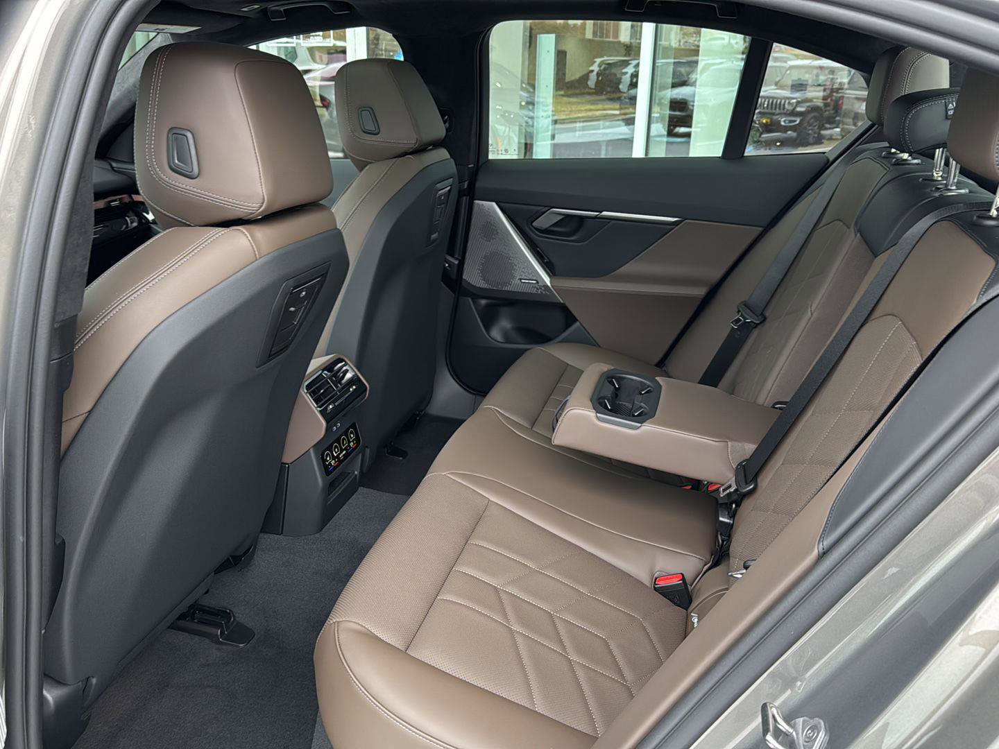 New 2026 BMW 540i xDrive w/ M Sport Package image 9