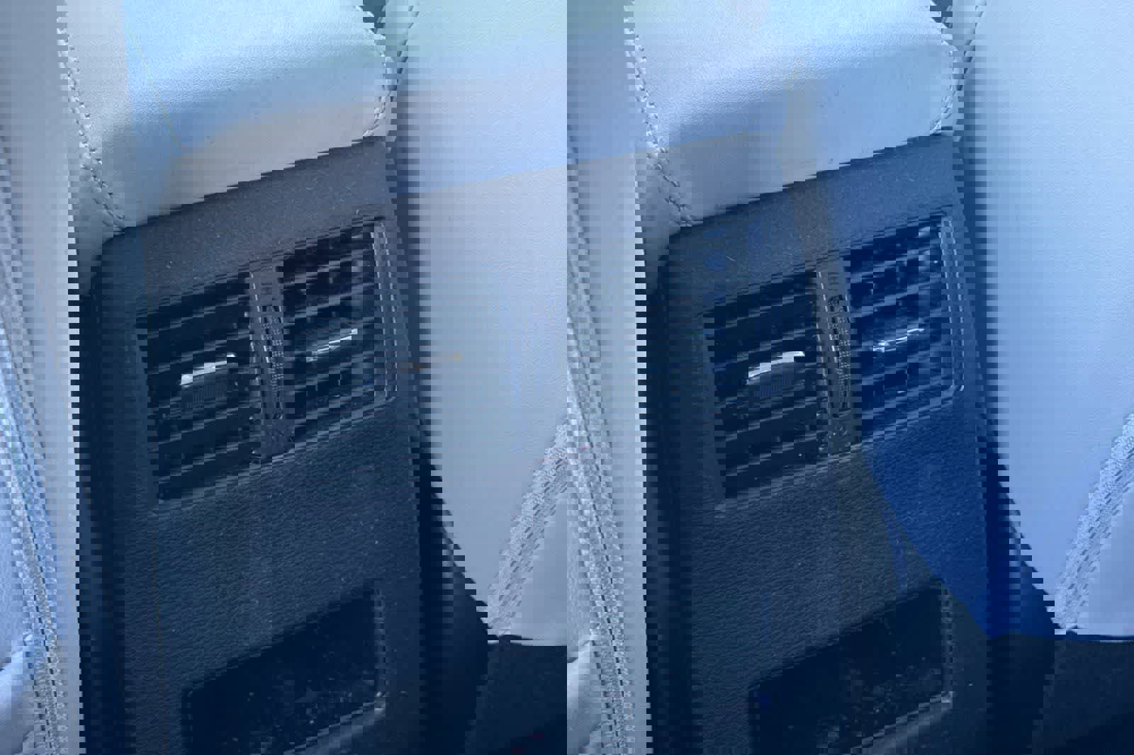 Used 2025 Mitsubishi Outlander SE image 15