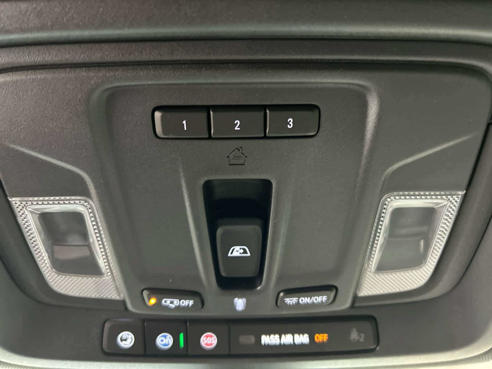 Used 2019 Chevrolet Silverado 1500 High Country w/ Technology Package AWD/4WD image 21