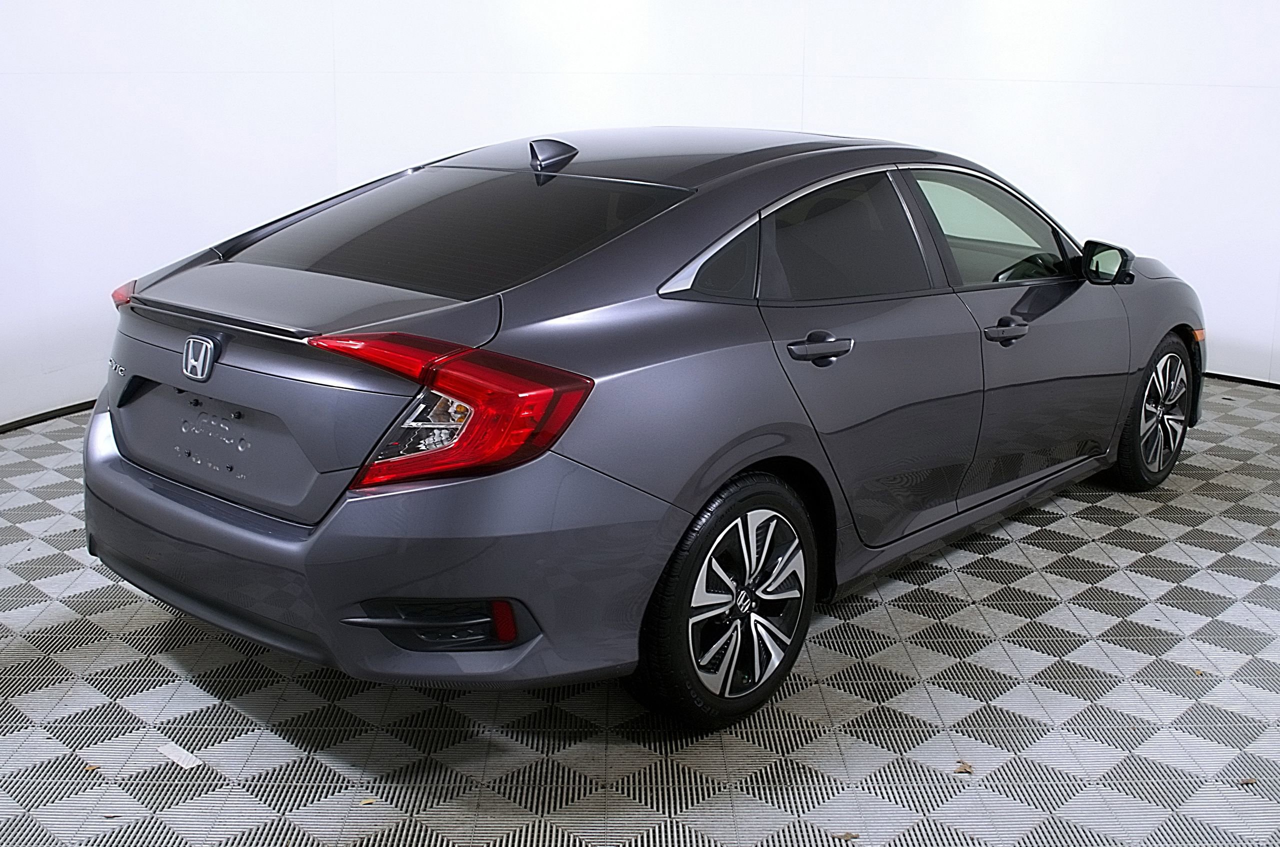 Used 2018 Honda Civic EX-T image 7