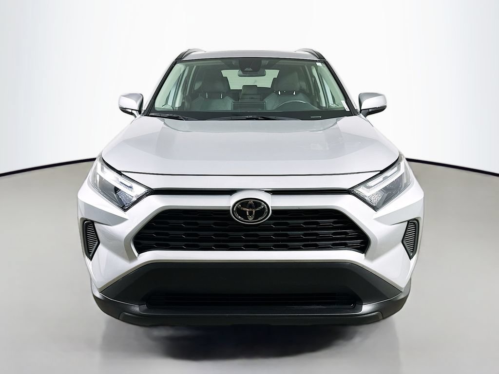 Used 2025 Toyota RAV4 XLE w/ Convenience Package FWD video 2