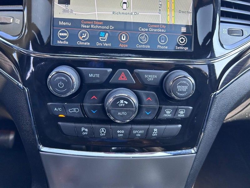 Used 2021 Jeep Grand Cherokee Overland image 14