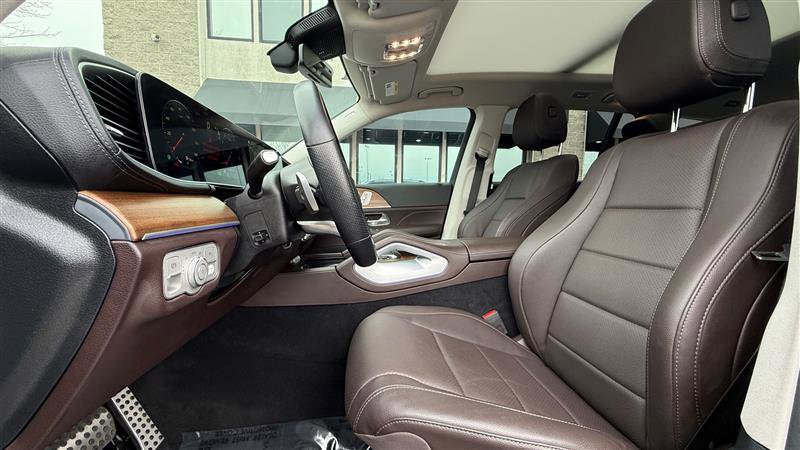 Used 2023 Mercedes-Benz GLS 450 4MATIC w/ AMG Line Exterior image 11