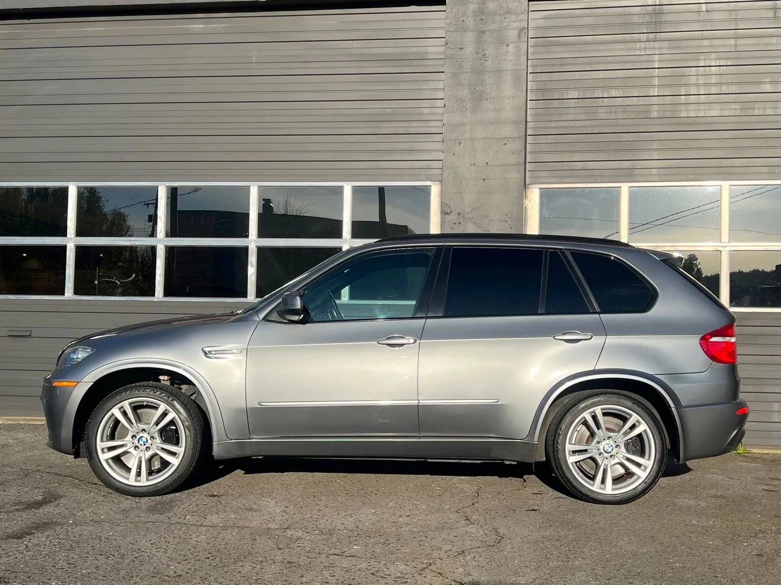 Used 2010 BMW X5 M image 2