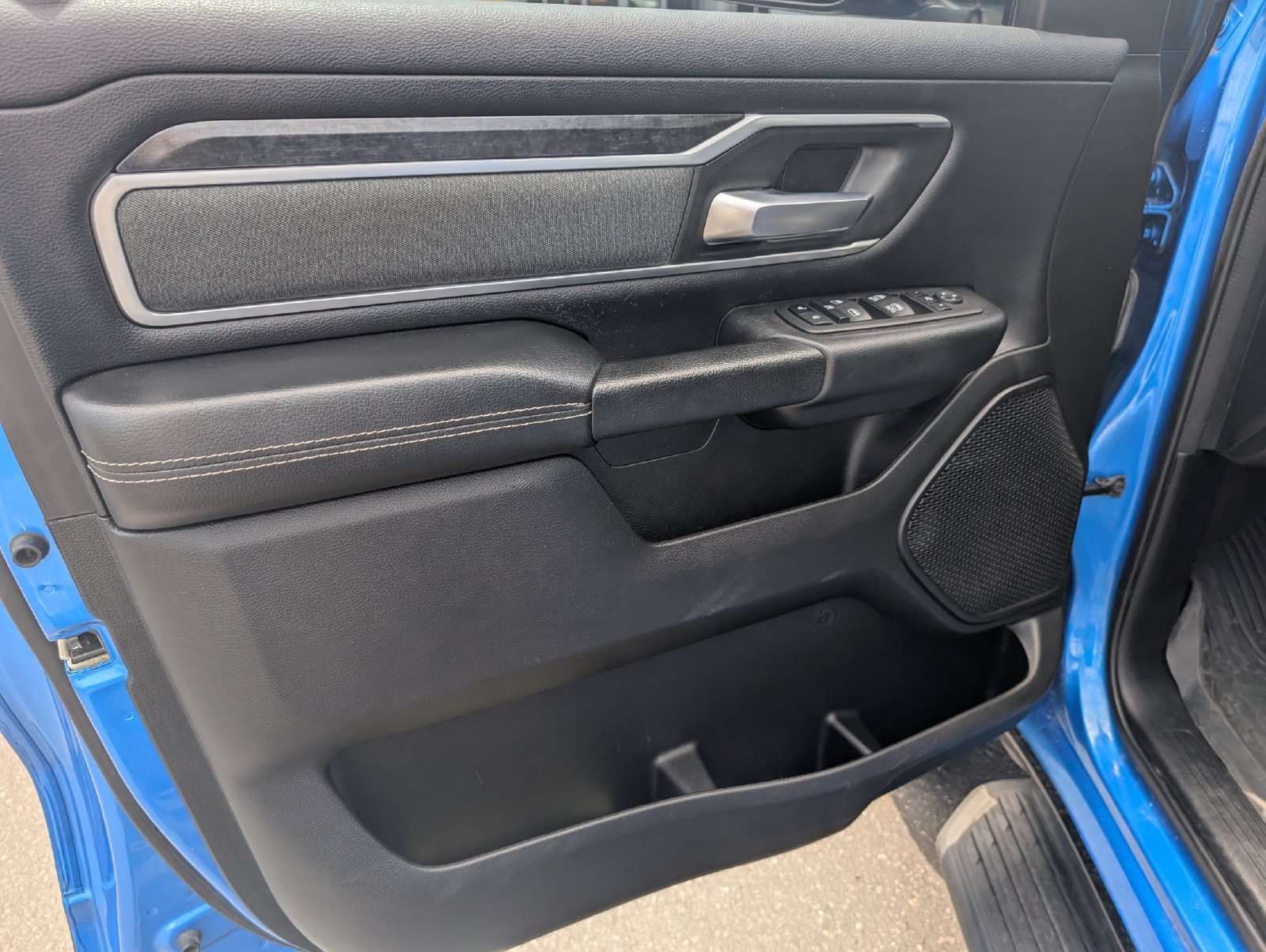 Used 2023 RAM 1500 Big Horn AWD/4WD image 9