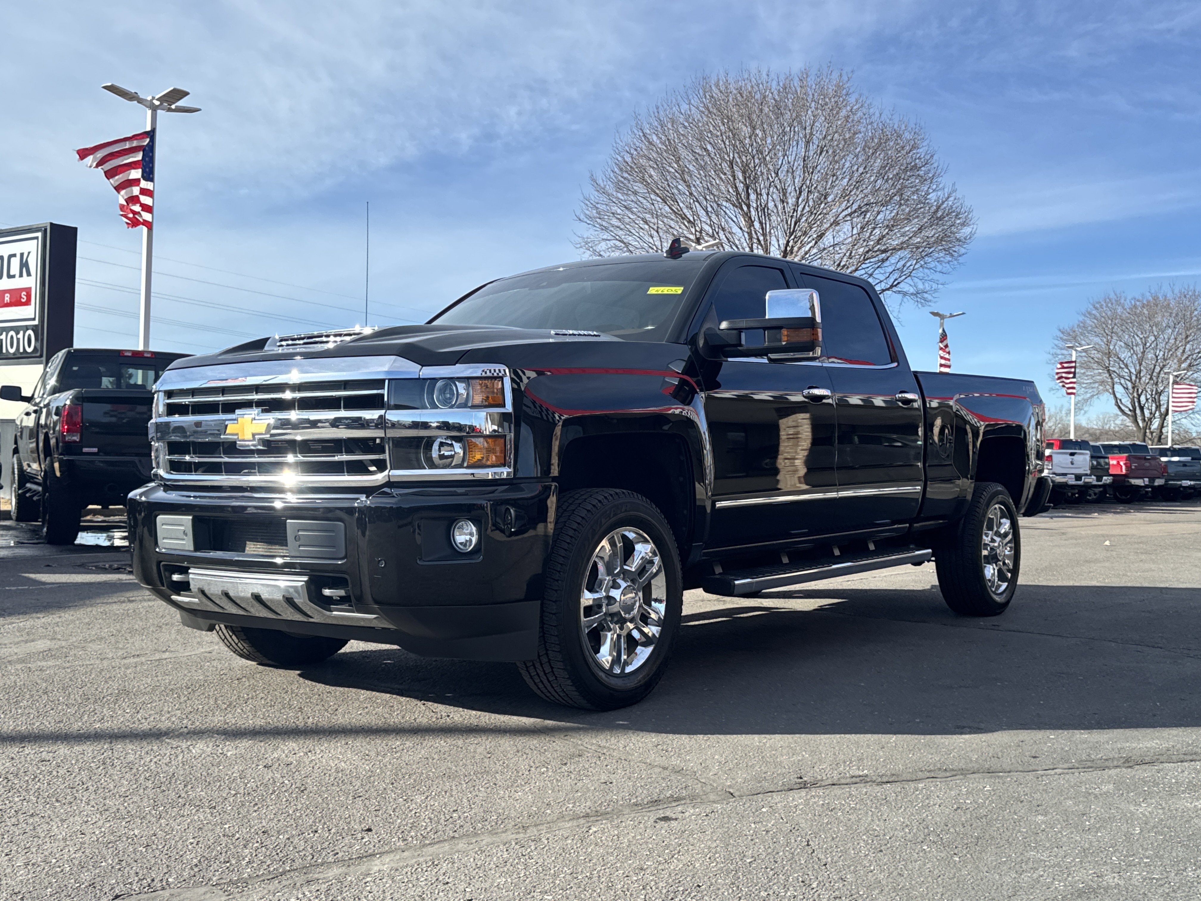 Used 2018 Chevrolet Silverado 2500 High Country w/ Duramax Plus Package image 3