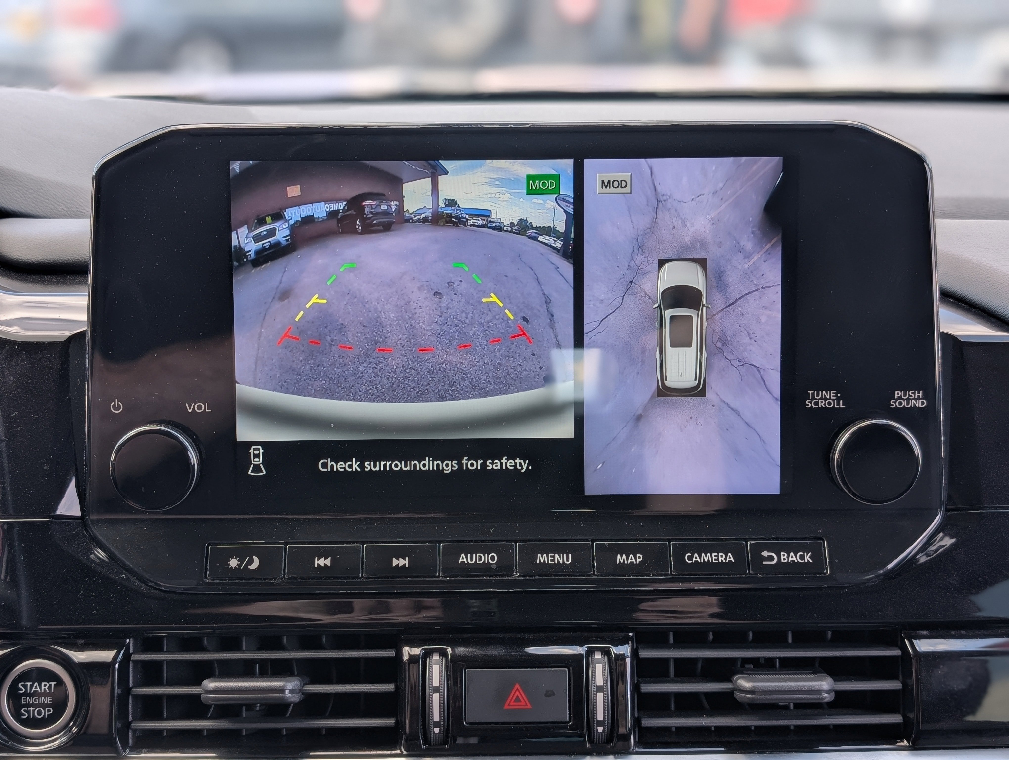 Used 2022 Nissan Pathfinder SL image 3