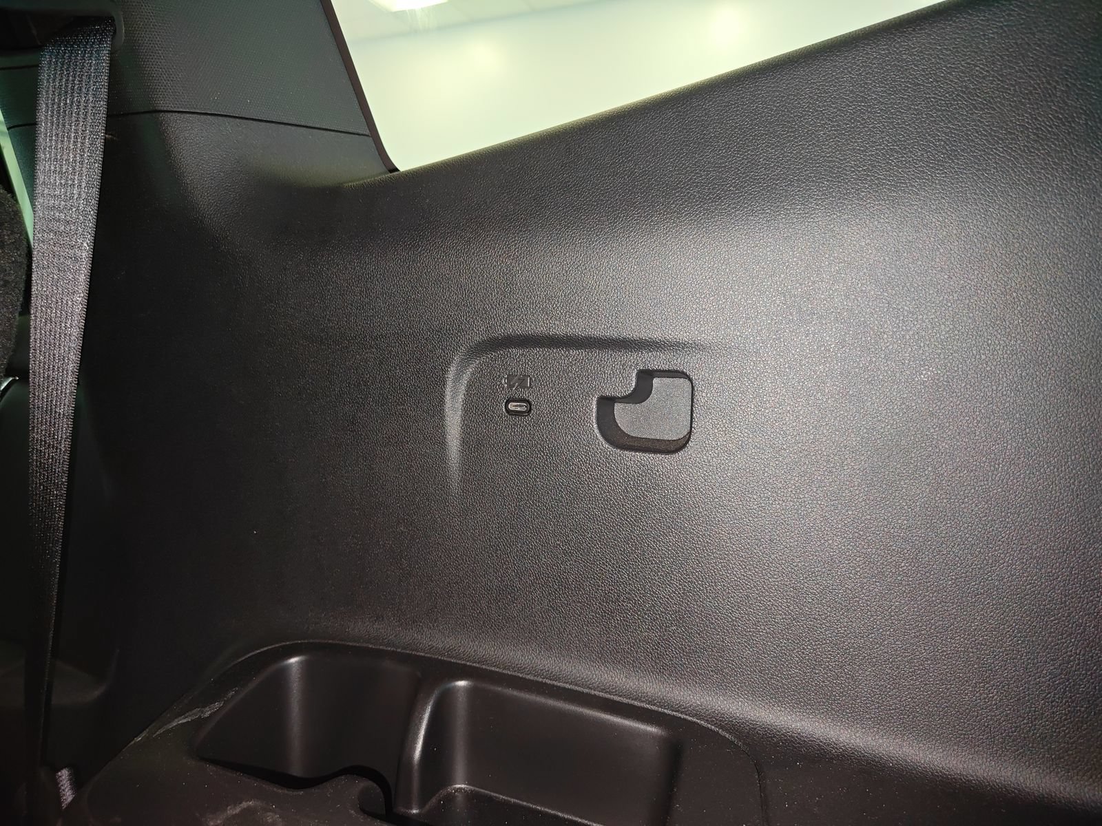Used 2026 GMC Acadia Elevation w/ Elevation Premium Package AWD/4WD image 28